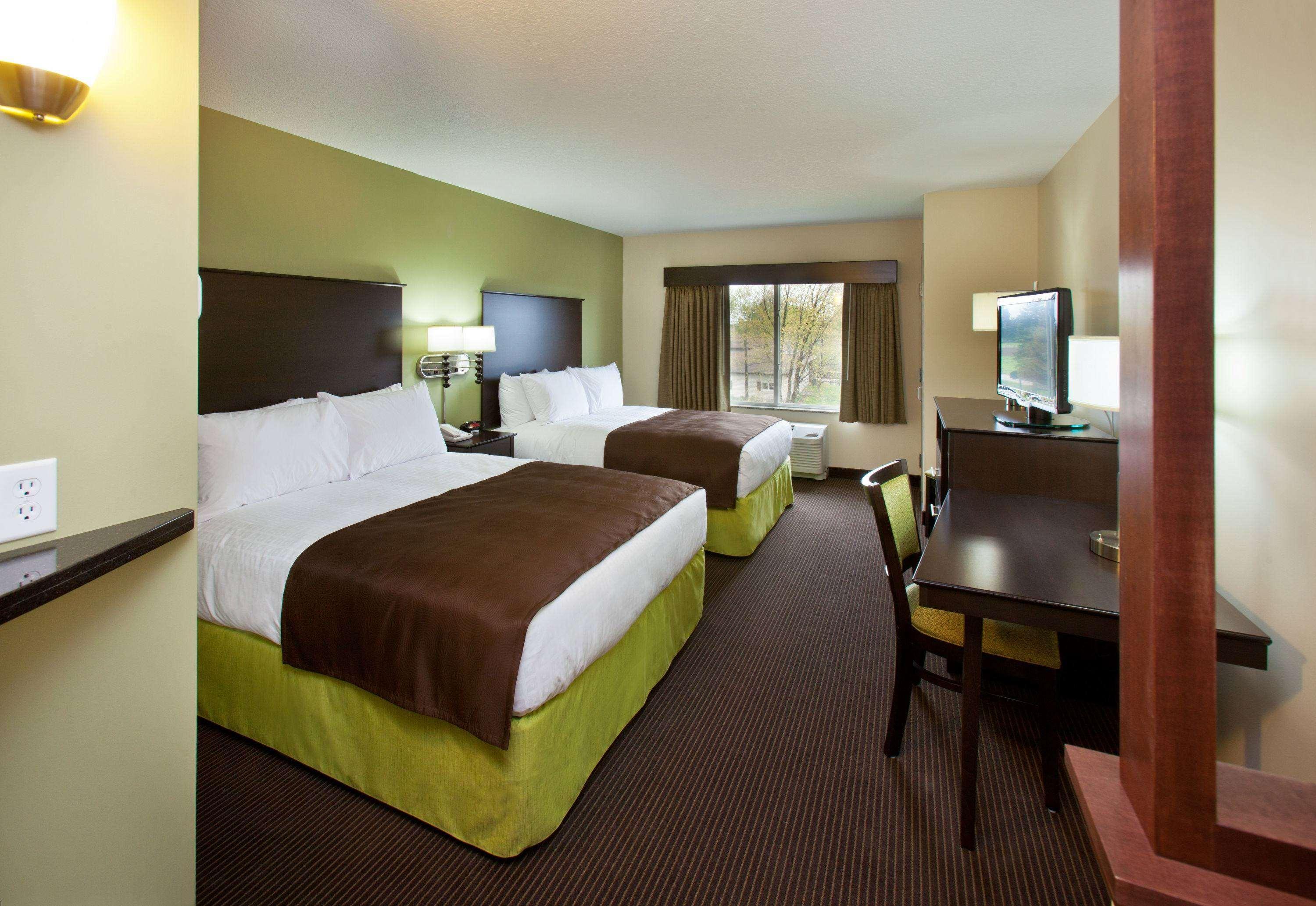 Americinn By Wyndham Fairfield Bagian luar foto