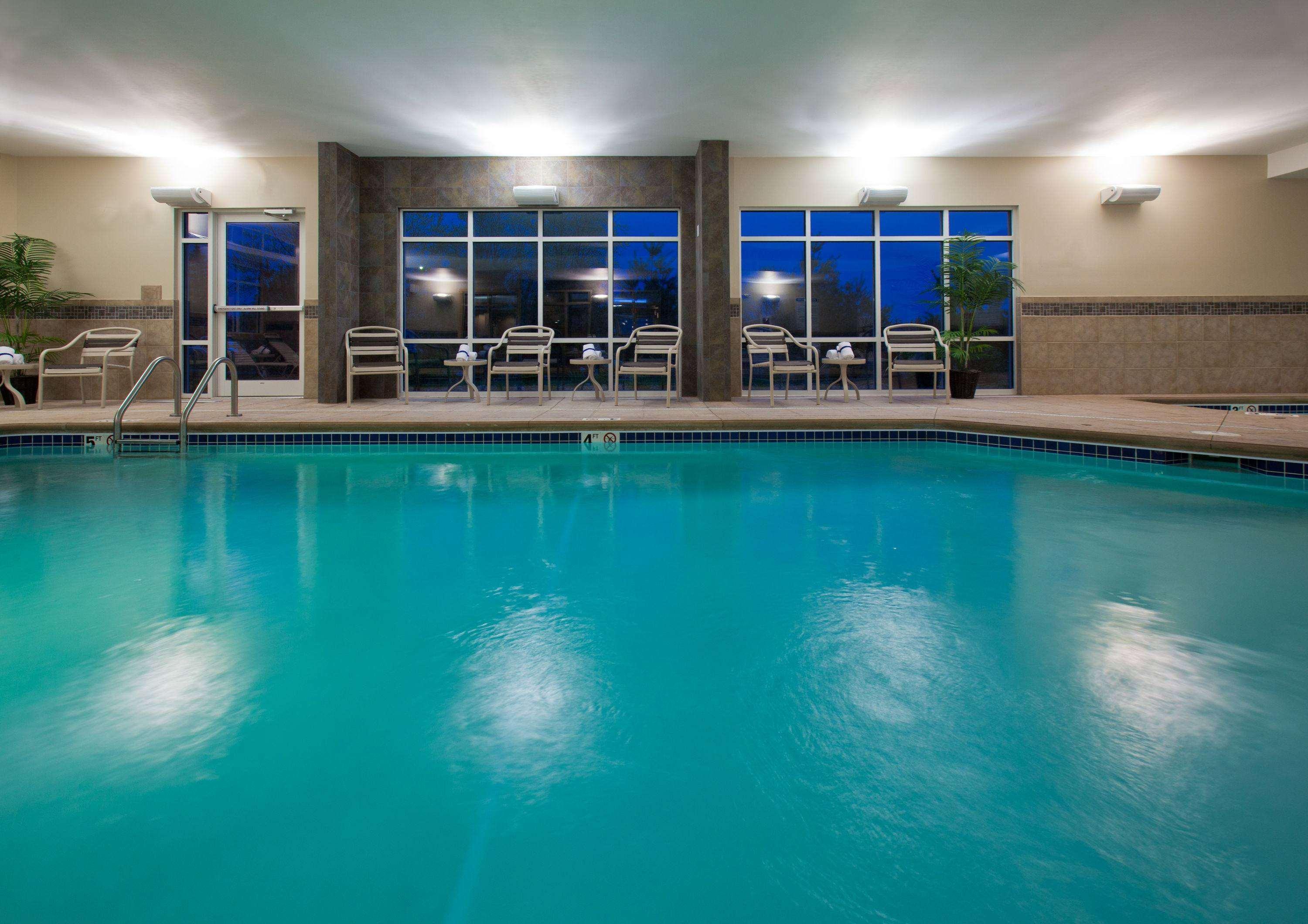 Americinn By Wyndham Fairfield Bagian luar foto