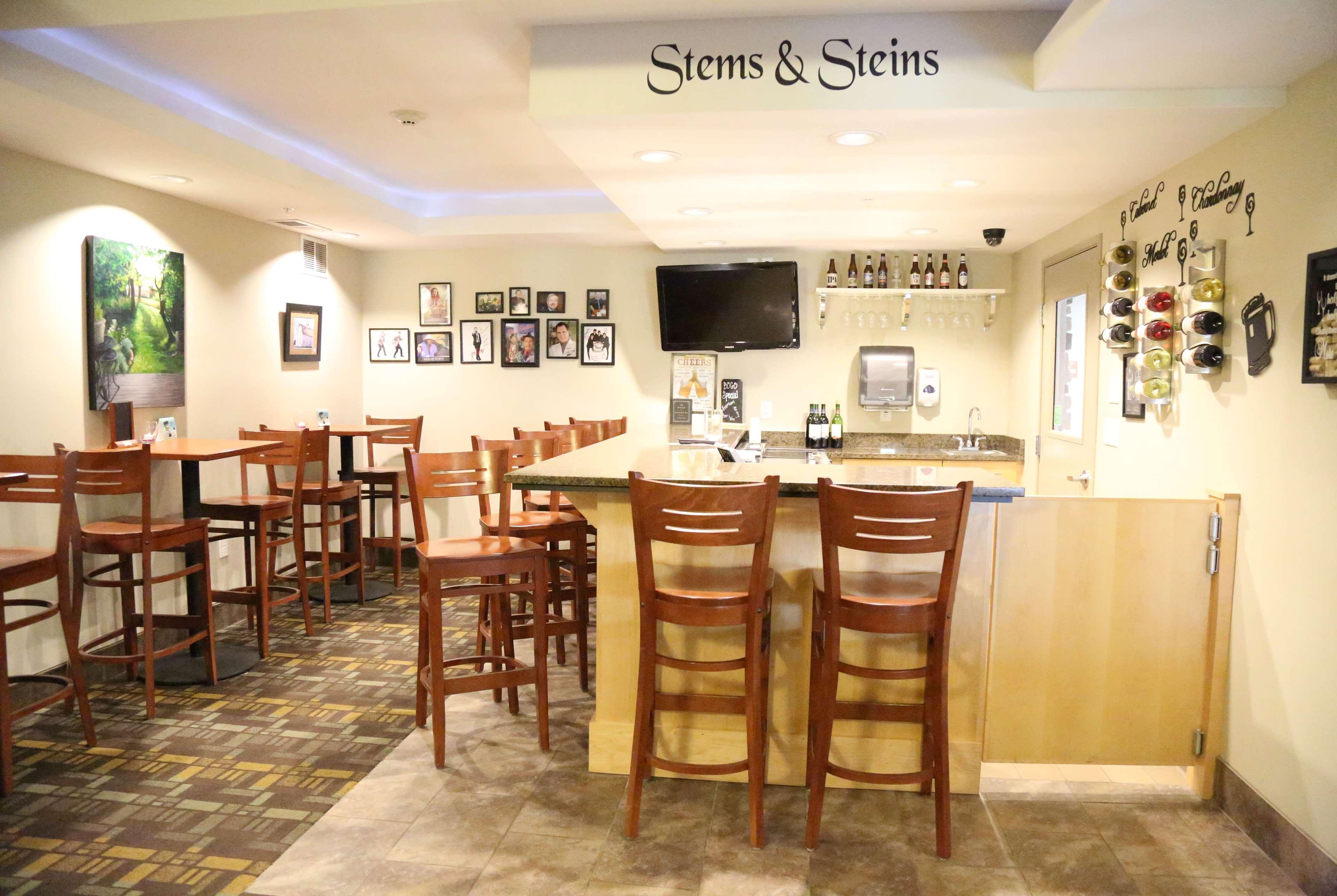 Americinn By Wyndham Fairfield Bagian luar foto