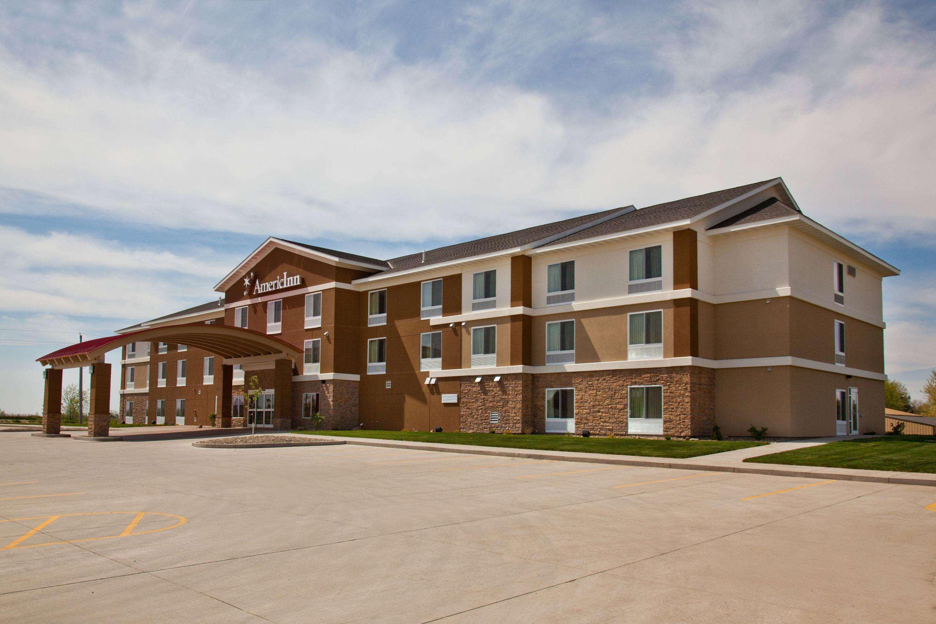 Americinn By Wyndham Fairfield Bagian luar foto