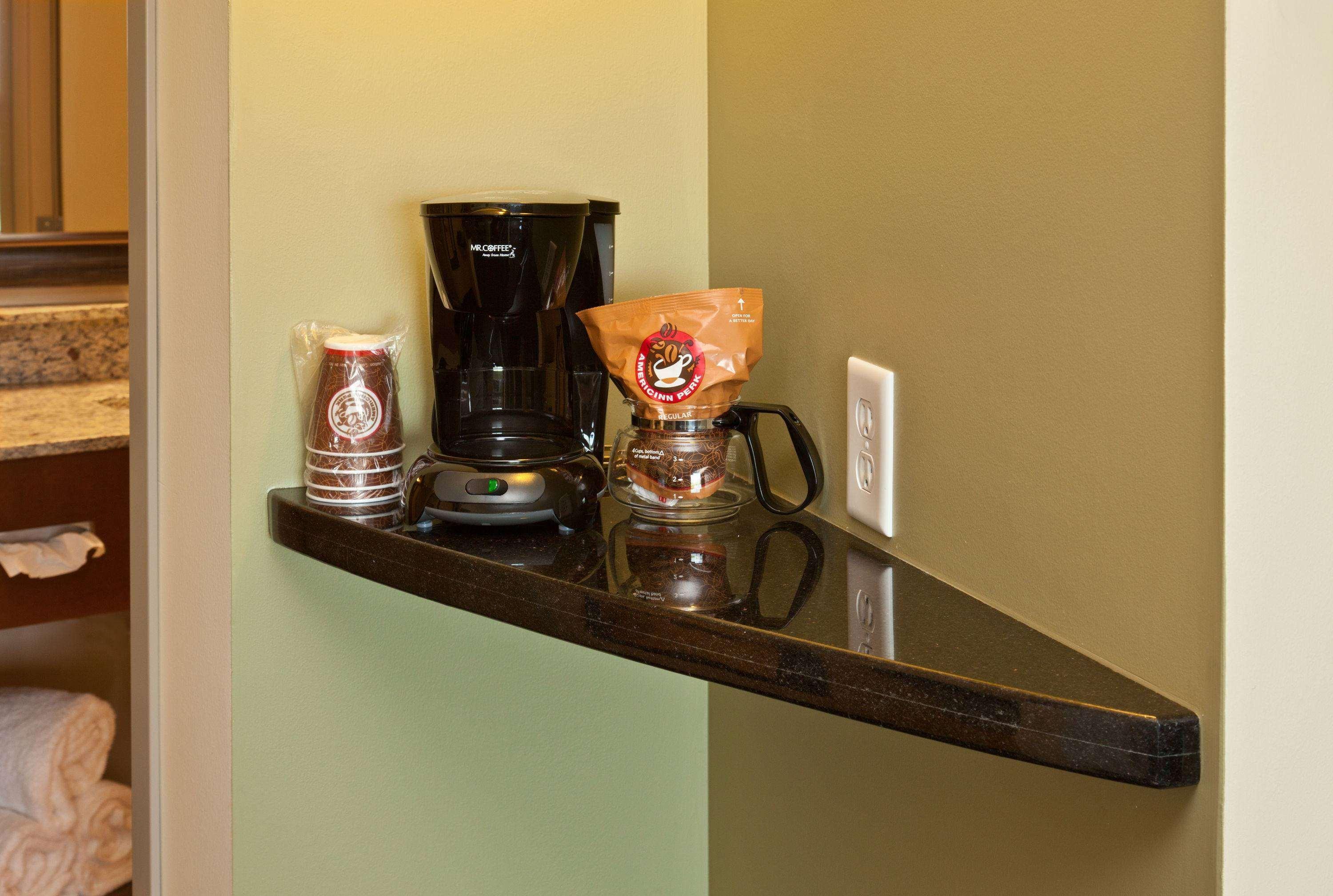 Americinn By Wyndham Fairfield Bagian luar foto
