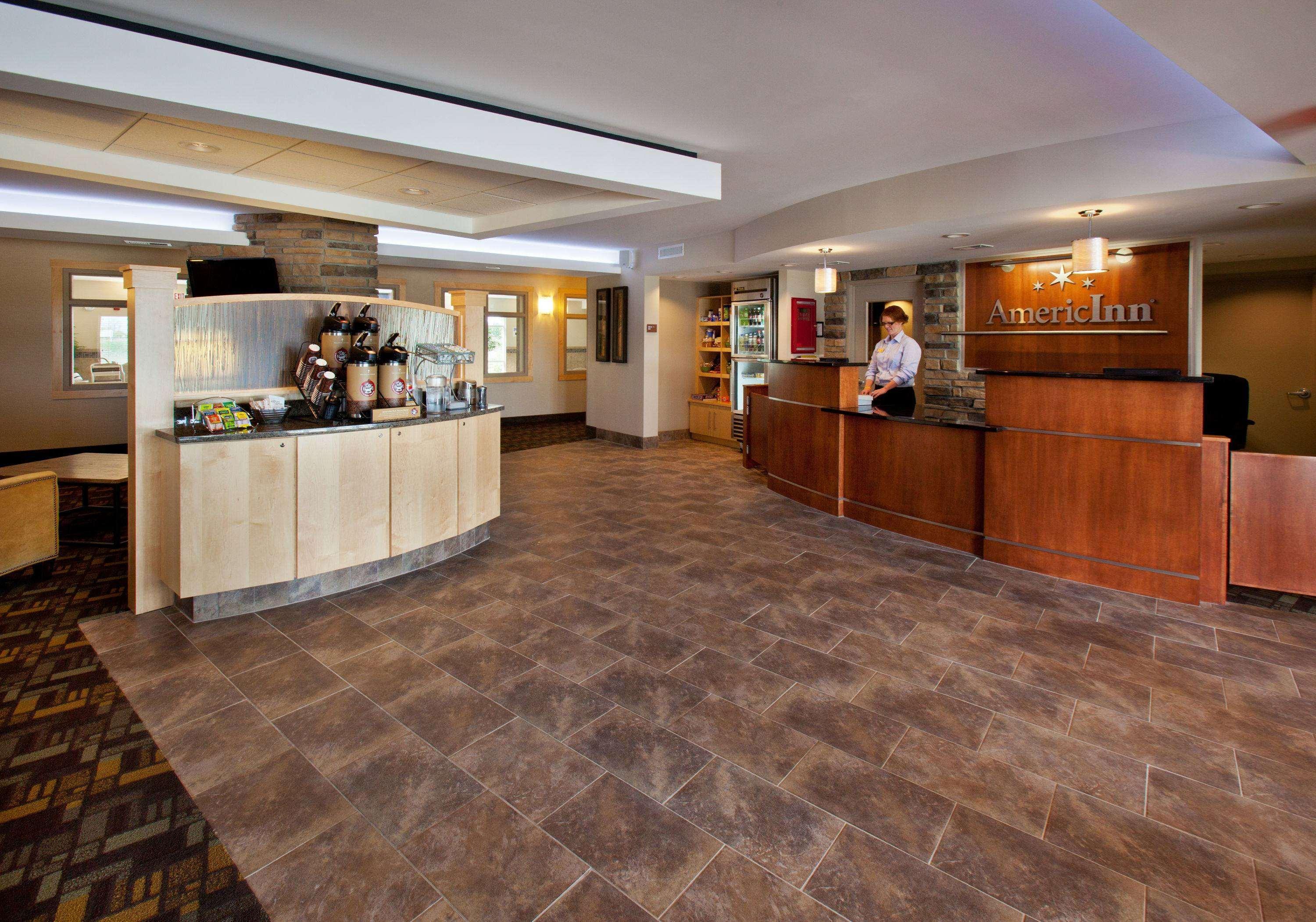 Americinn By Wyndham Fairfield Bagian luar foto