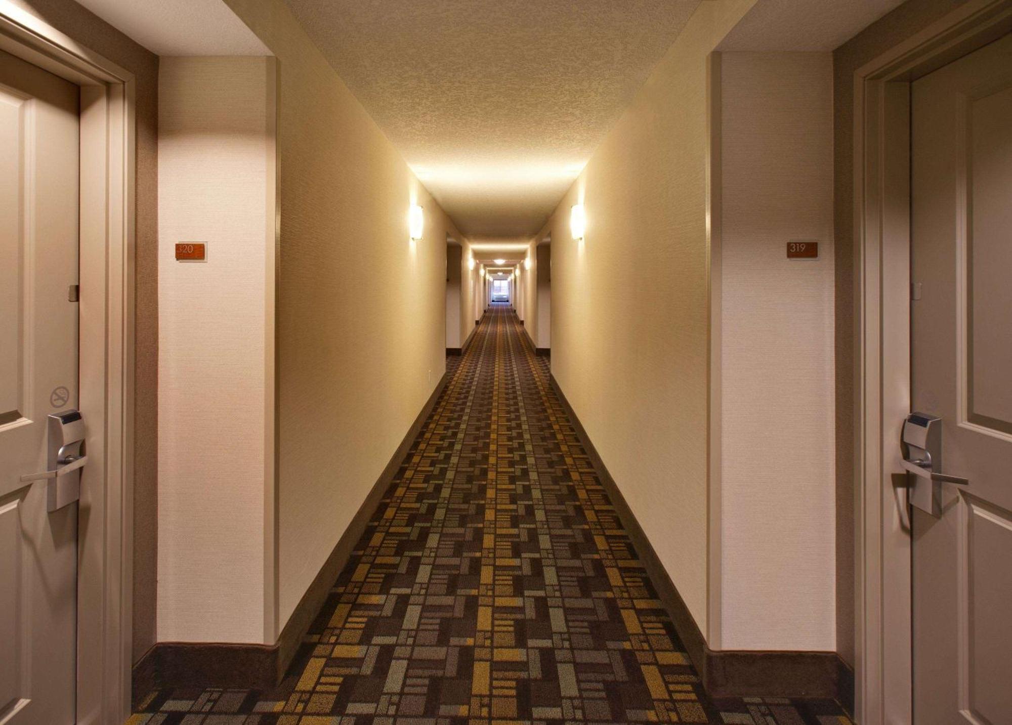 Americinn By Wyndham Fairfield Bagian luar foto