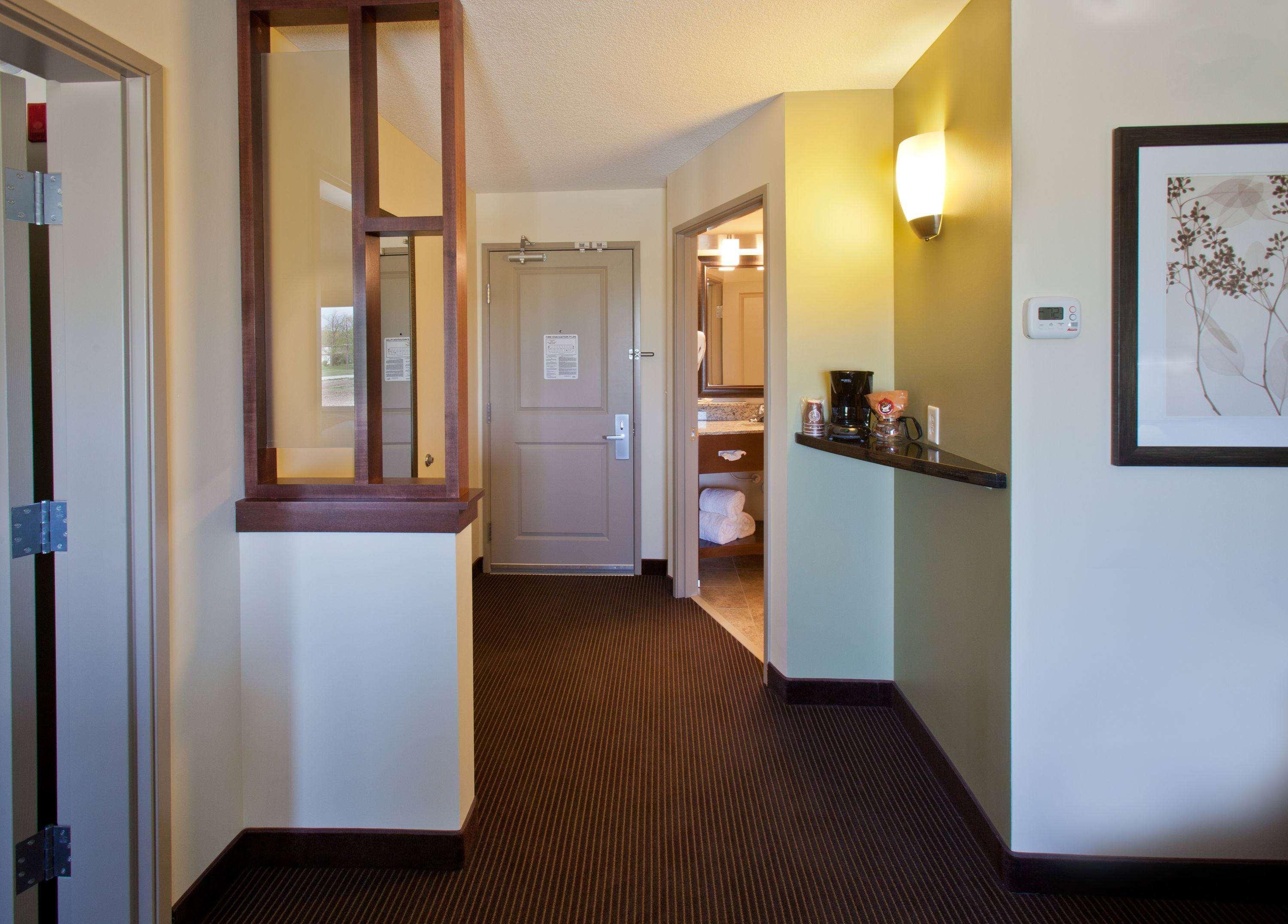 Americinn By Wyndham Fairfield Bagian luar foto