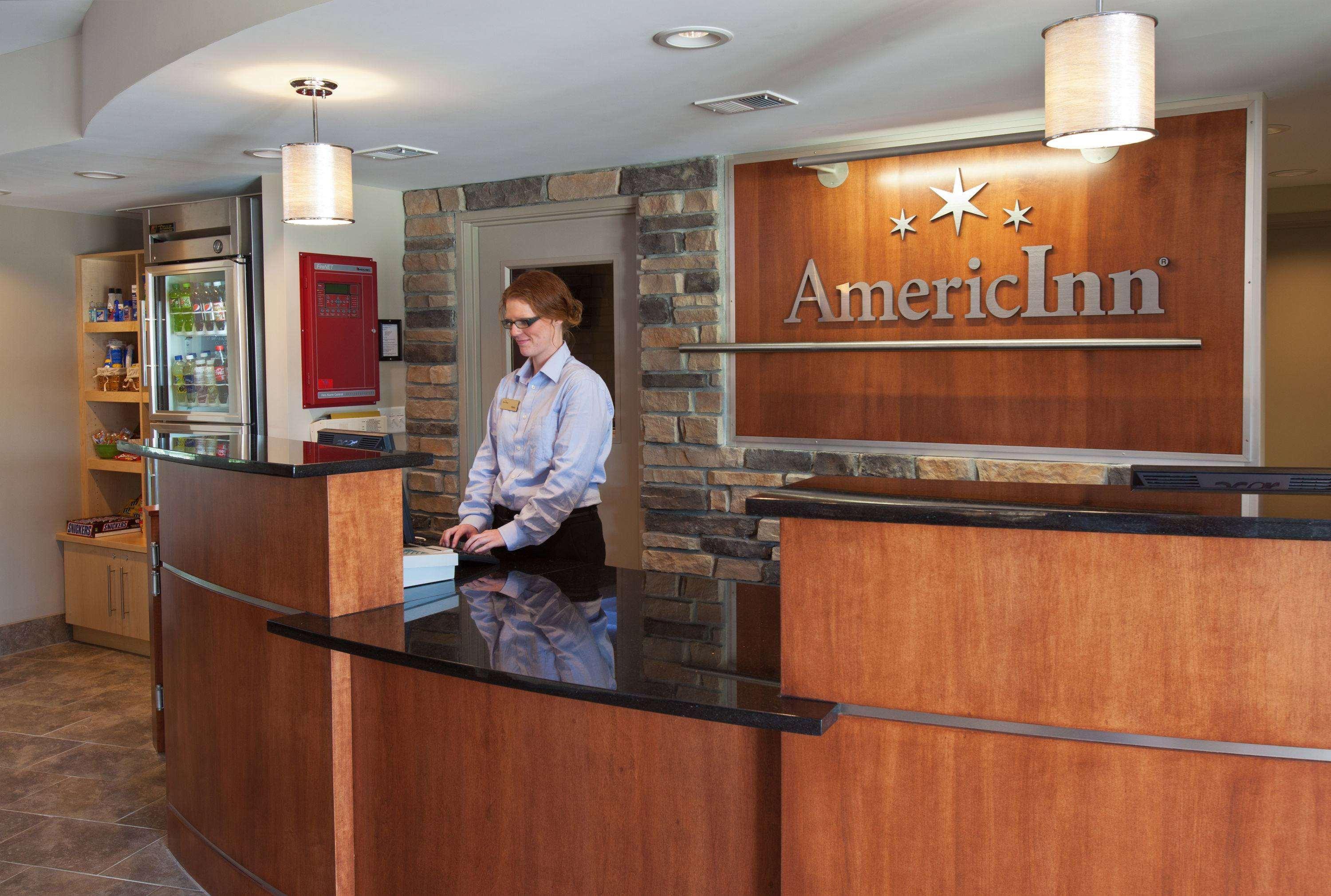 Americinn By Wyndham Fairfield Bagian luar foto