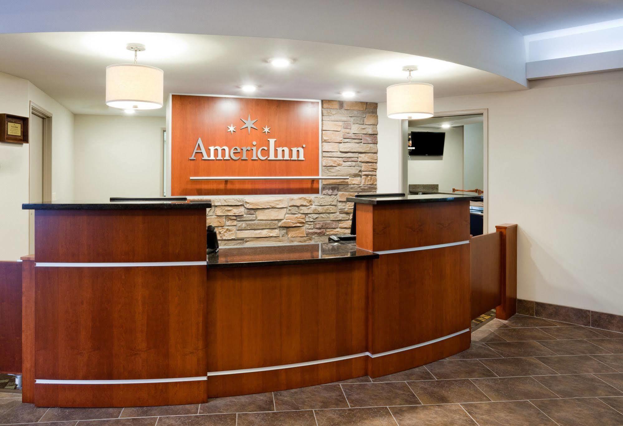 Americinn By Wyndham Fairfield Bagian luar foto