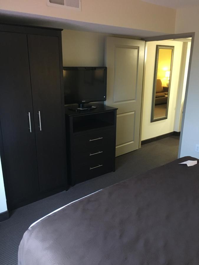 Americinn By Wyndham Fairfield Bagian luar foto