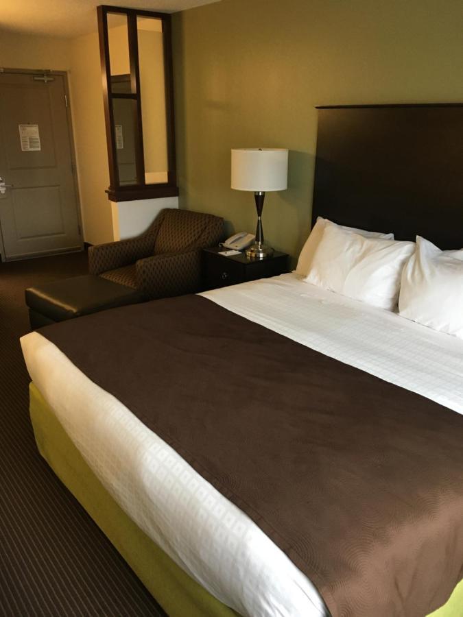 Americinn By Wyndham Fairfield Bagian luar foto