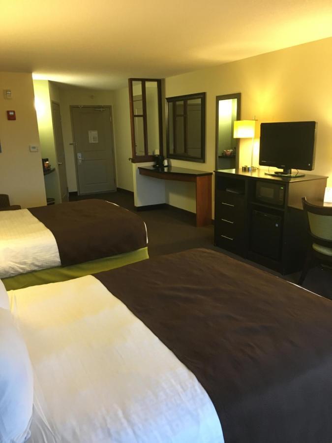 Americinn By Wyndham Fairfield Bagian luar foto